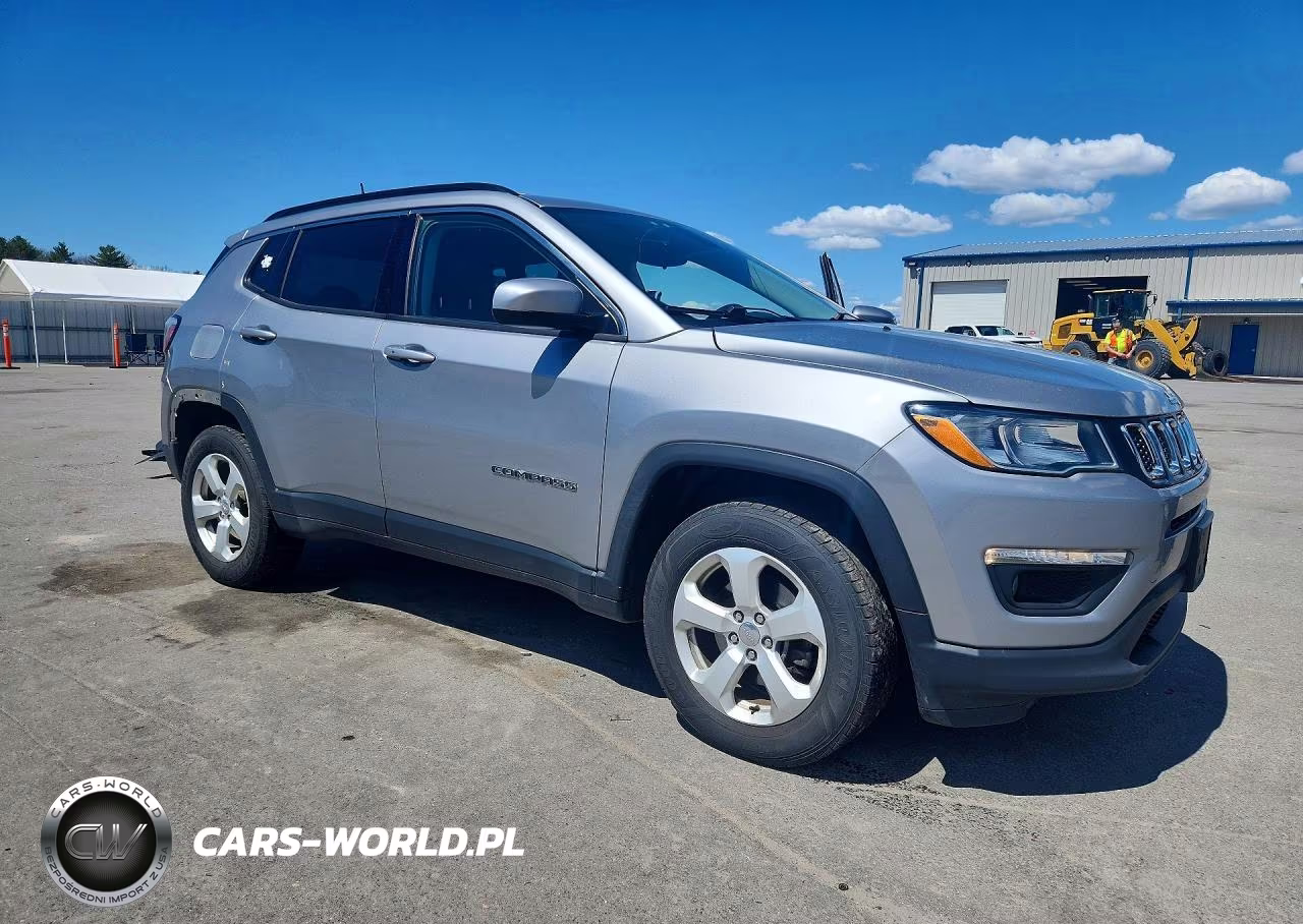 2018 Jeep Compass Latitude VIN:3C4NJDBB2JT168509 - 4