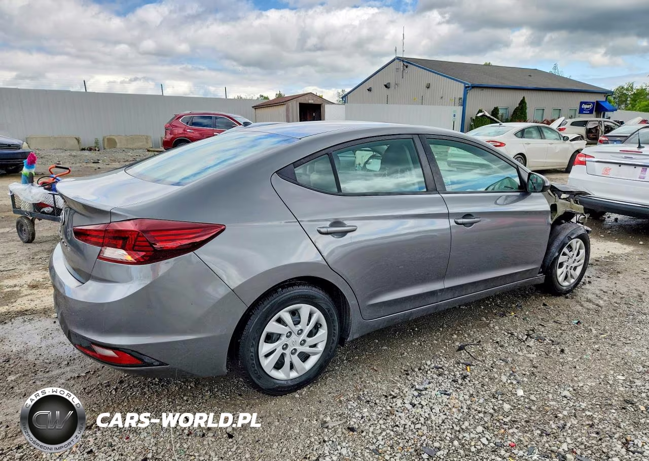 2019 Hyundai Elantra Se VIN:5NPD74LF0KH492443 - 3