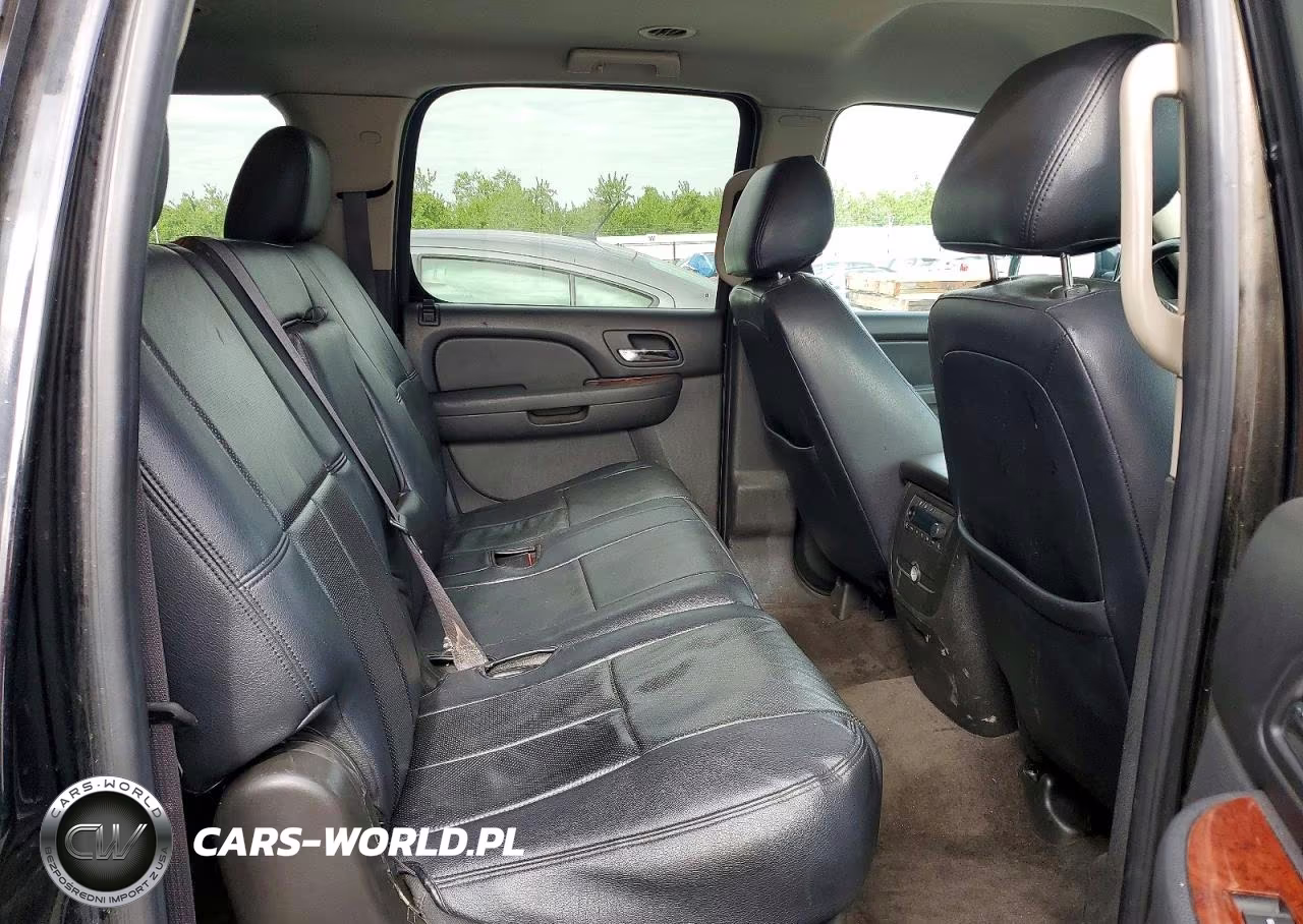 2011 Chevrolet Suburban C1500 Ls VIN:1GNSCHE06BR379308 - 11