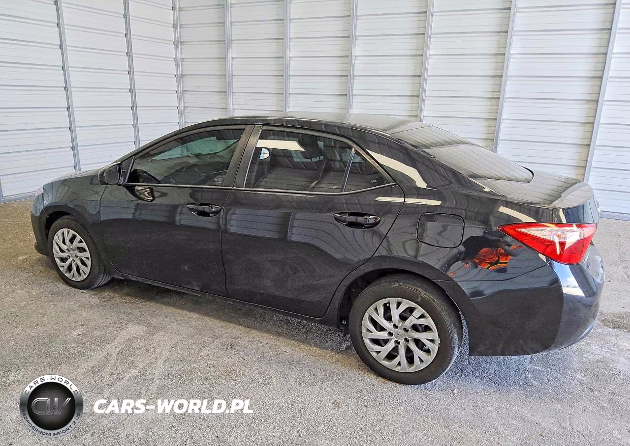2018 Toyota Corolla Le VIN:2T1BURHE7JC049480 - 2