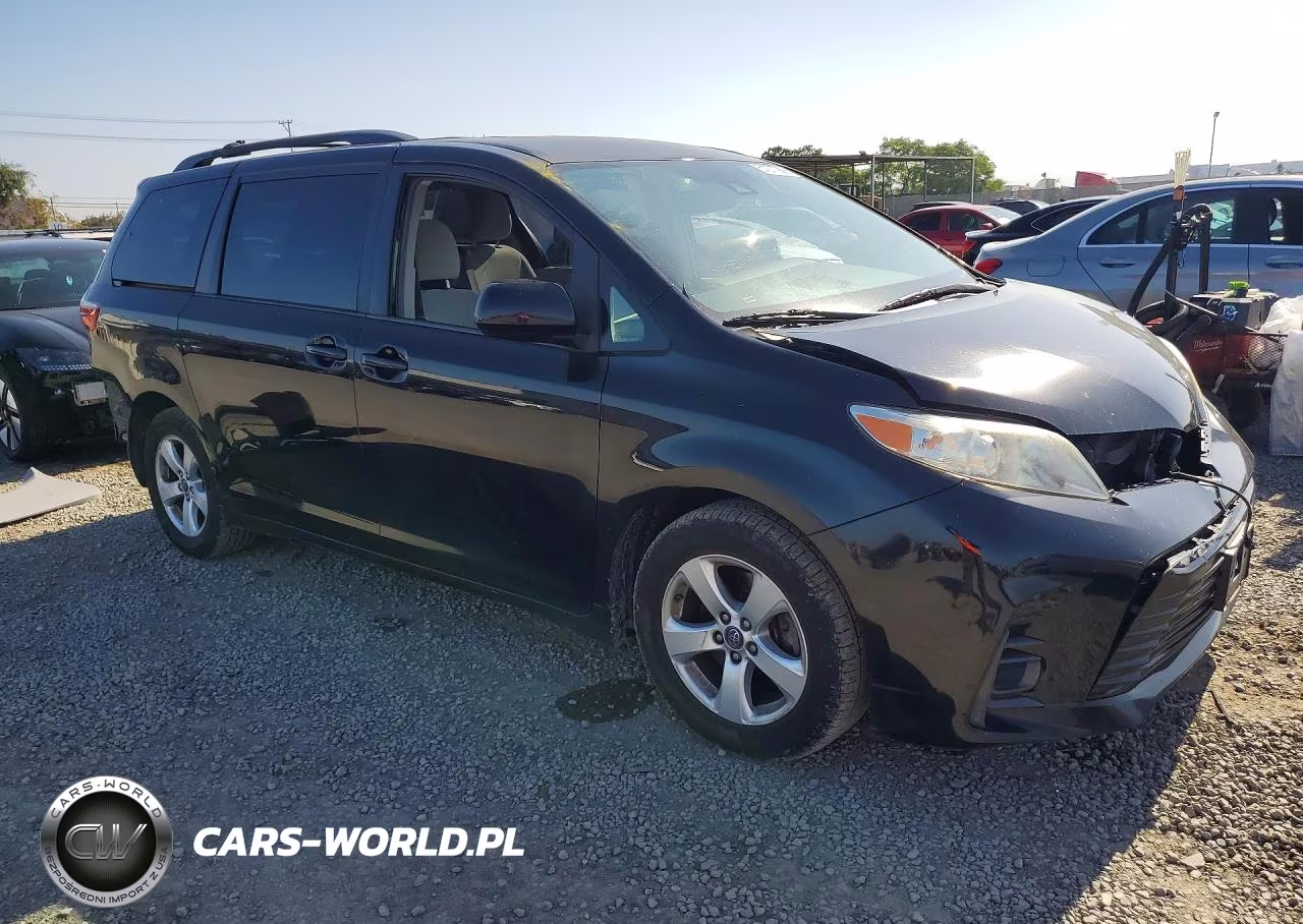 2018 Toyota Sienna Le VIN:5TDKZ3DC6JS922453 - 4