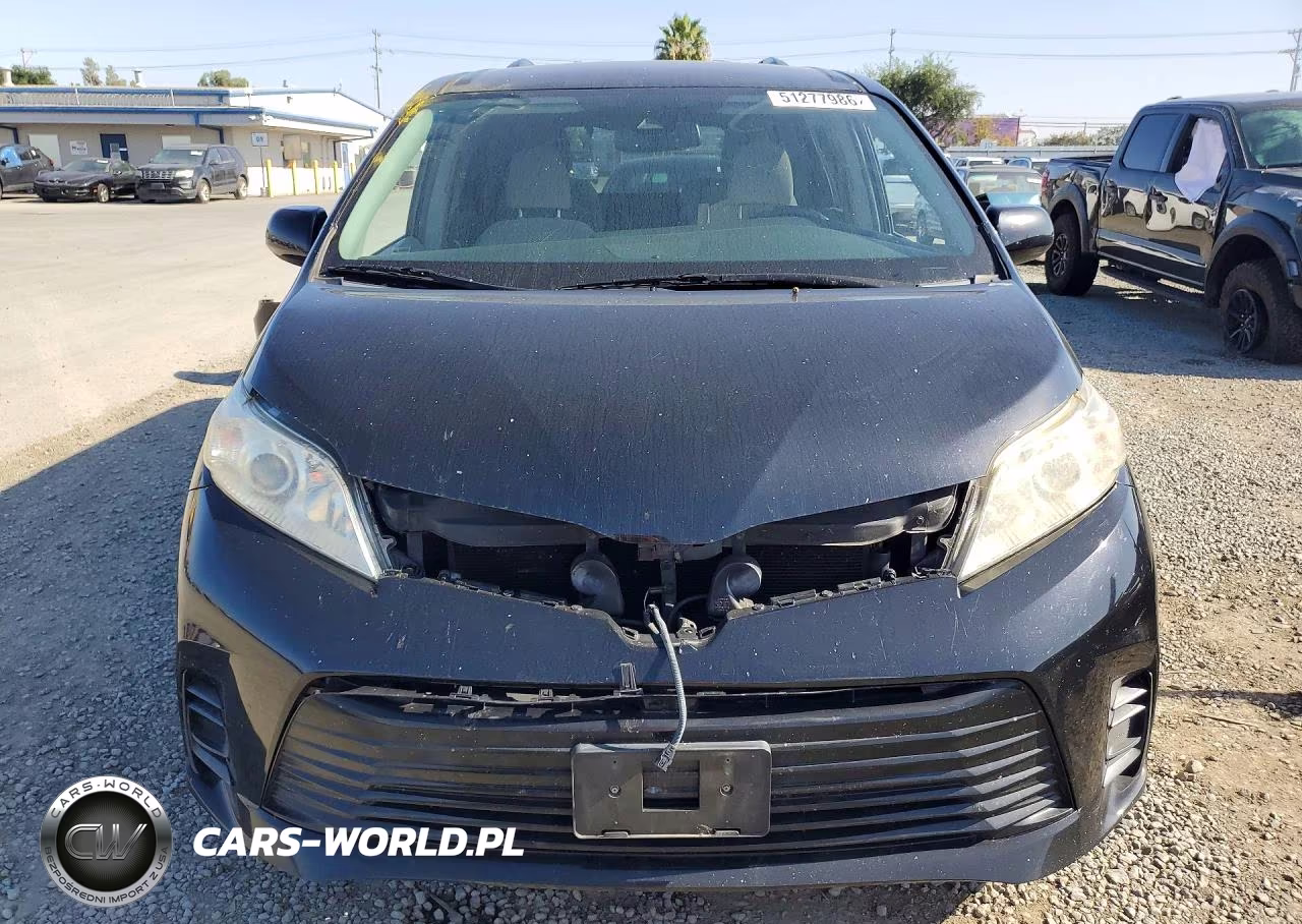 2018 Toyota Sienna Le VIN:5TDKZ3DC6JS922453 - 5