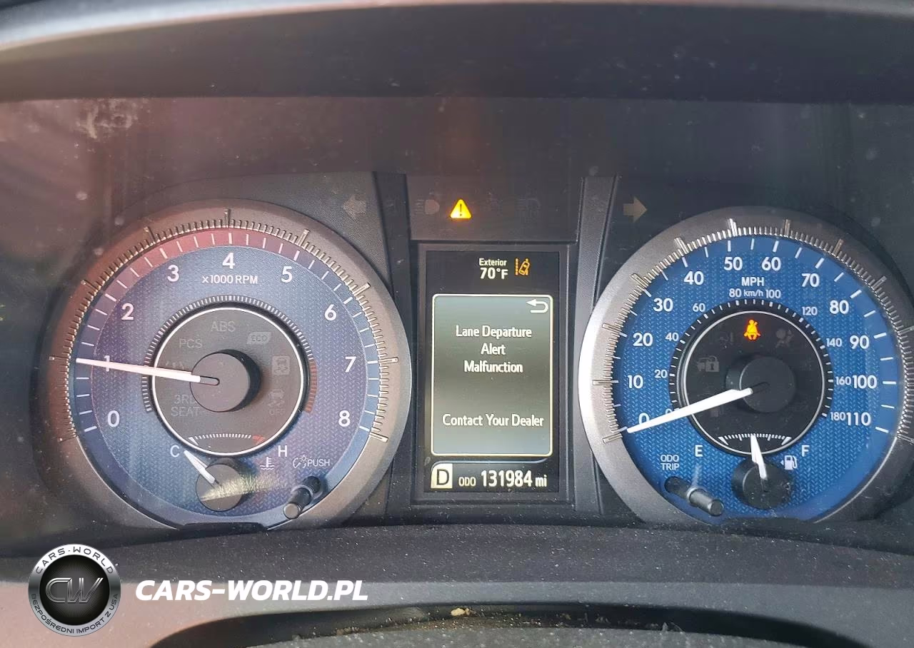 2018 Toyota Sienna Le VIN:5TDKZ3DC6JS922453 - 9