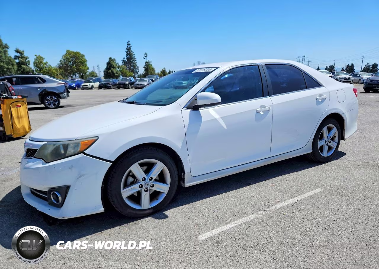 2012 Toyota Camry Se – zdjęcie 1 z 13