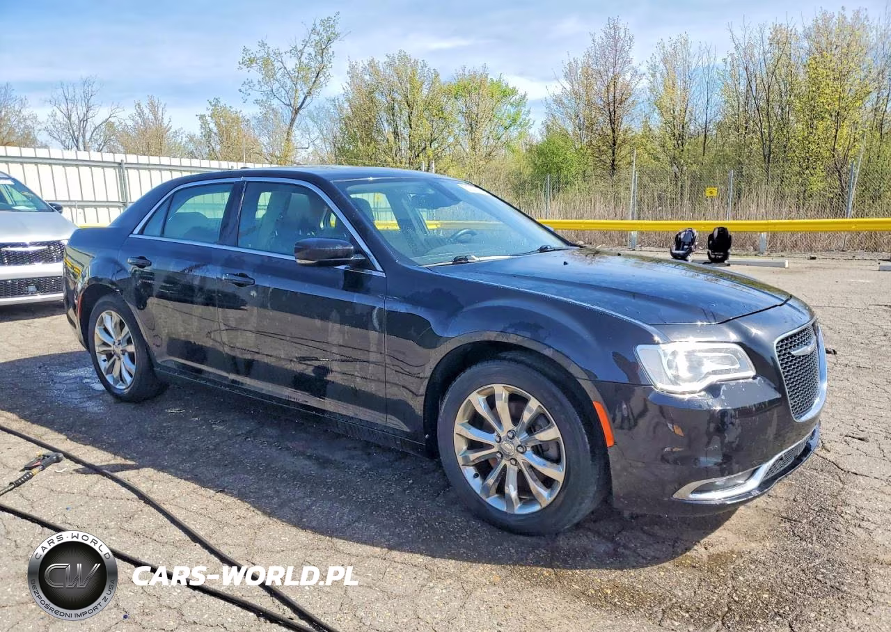 2016 Chrysler 300 Limited VIN:2C3CCARG8GH262045 - 4