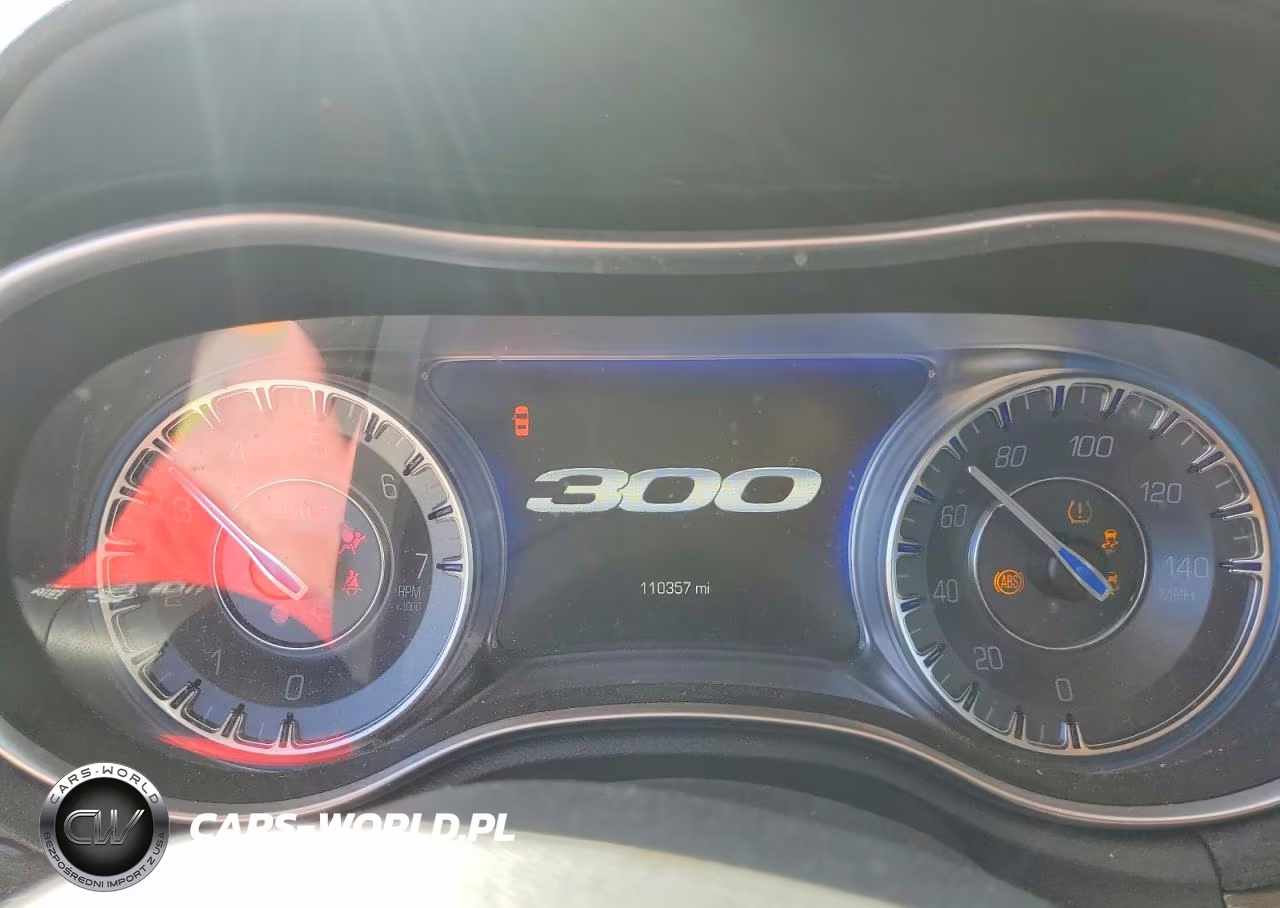 2016 Chrysler 300 Limited VIN:2C3CCARG8GH262045 - 9