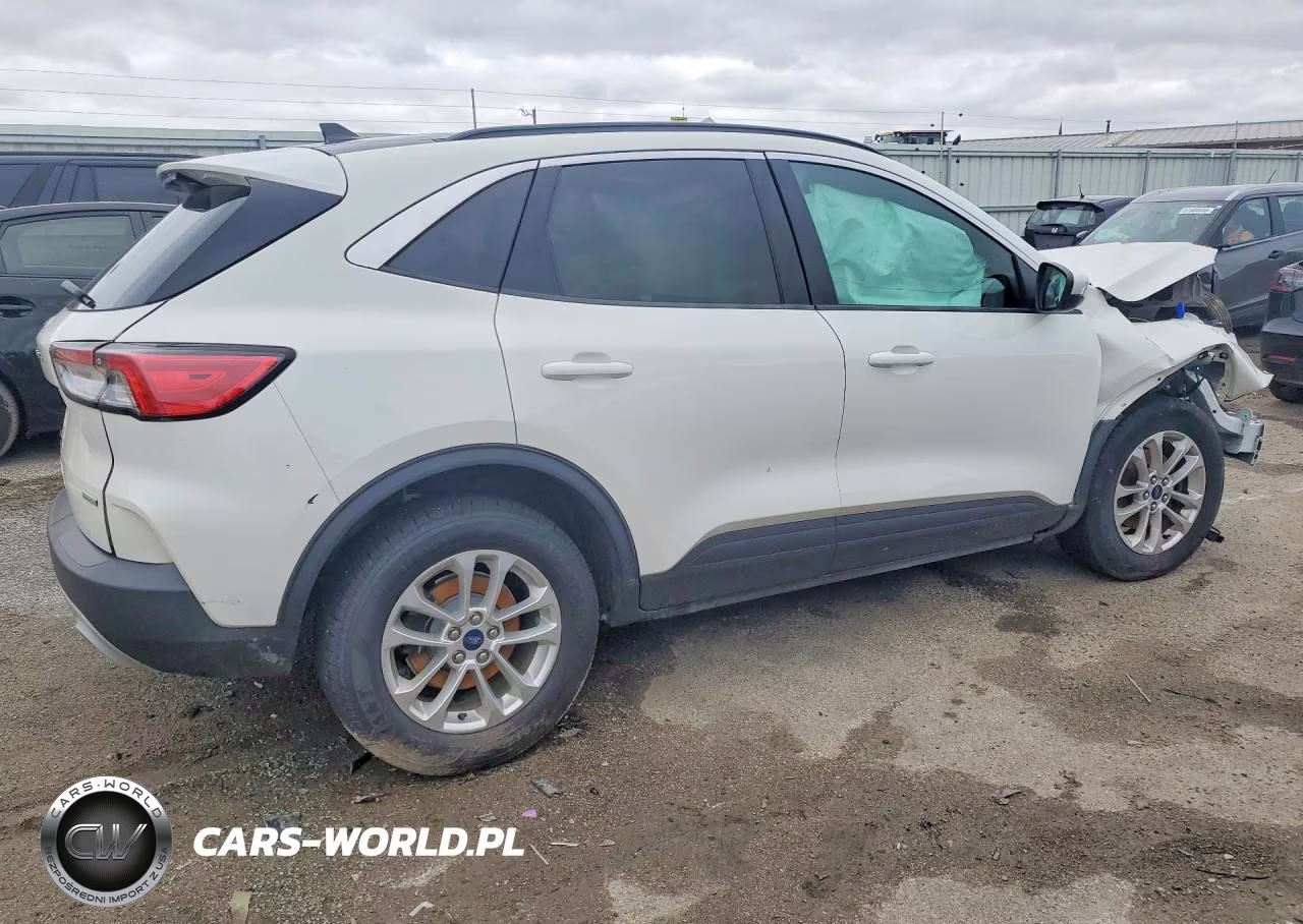 2020 Ford Escape Se VIN:1FMCU0G66LUA70932 - 3