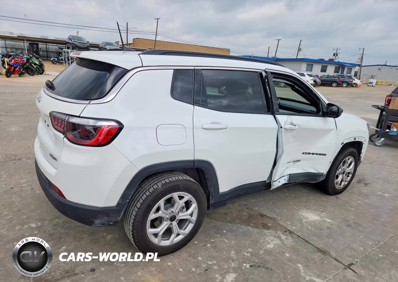 2025 Jeep Compass Latitude VIN:3C4NJDBN3ST518841 - 3