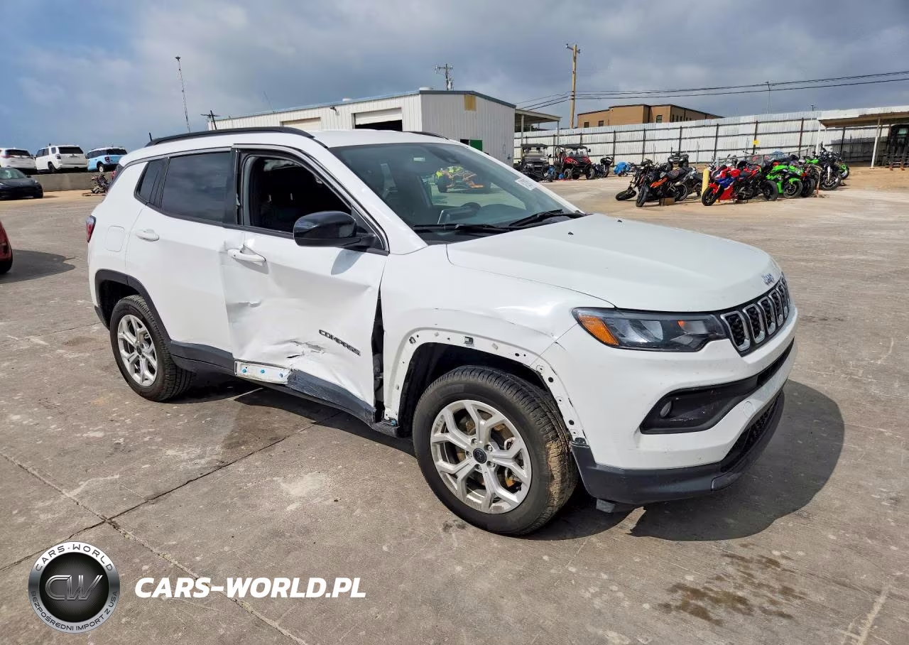 2025 Jeep Compass Latitude VIN:3C4NJDBN3ST518841 - 4