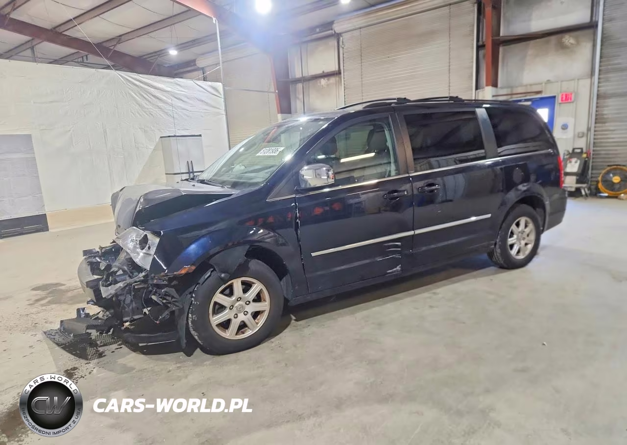 2010 Chrysler Town & Country Touring Plus