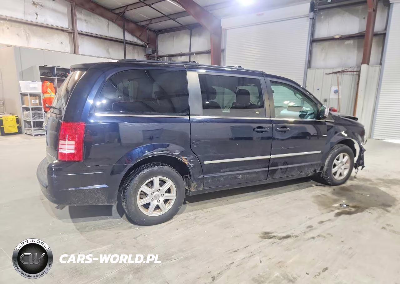 2010 Chrysler Town & Country Touring Plus VIN:2A4RR8D14AR398412 - 3