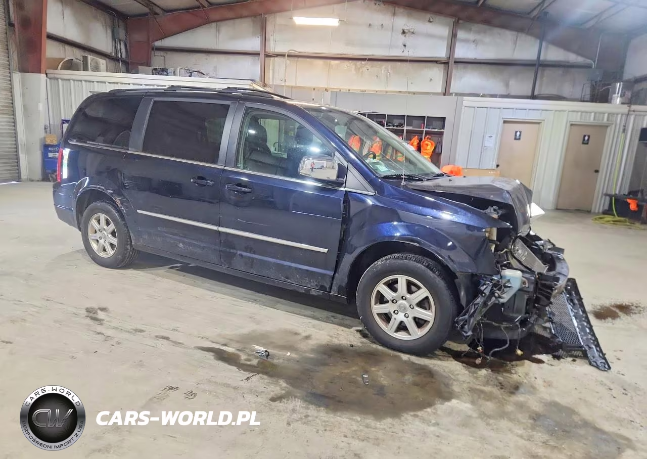 2010 Chrysler Town & Country Touring Plus VIN:2A4RR8D14AR398412 - 4