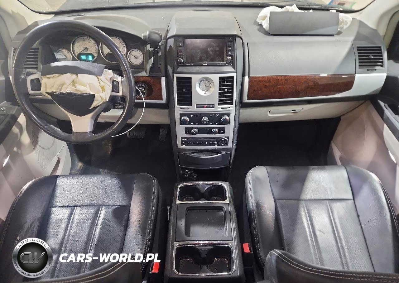 2010 Chrysler Town & Country Touring Plus VIN:2A4RR8D14AR398412 - 8