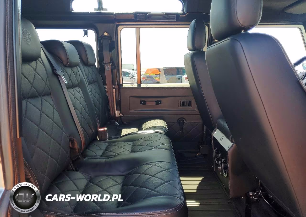 1992 Land Rover Defender VIN:SALLDHMF8JA916462 - 11