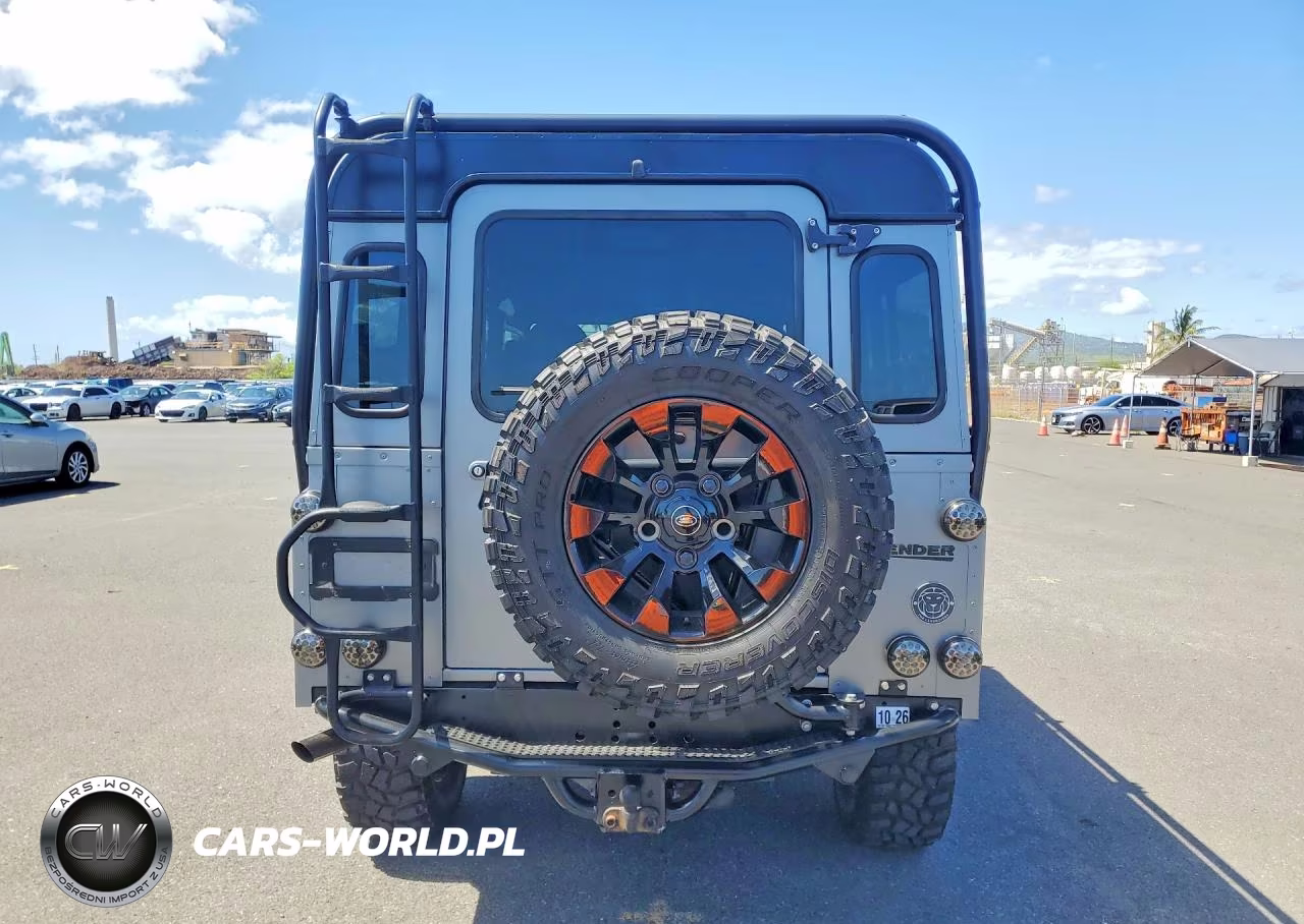1992 Land Rover Defender VIN:SALLDHMF8JA916462 - 6