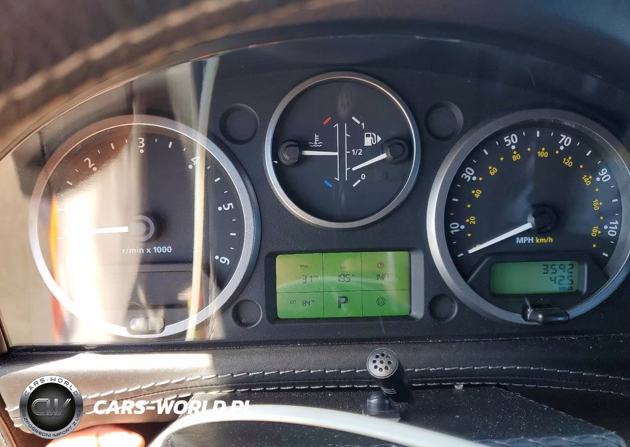 1992 Land Rover Defender VIN:SALLDHMF8JA916462 - 9