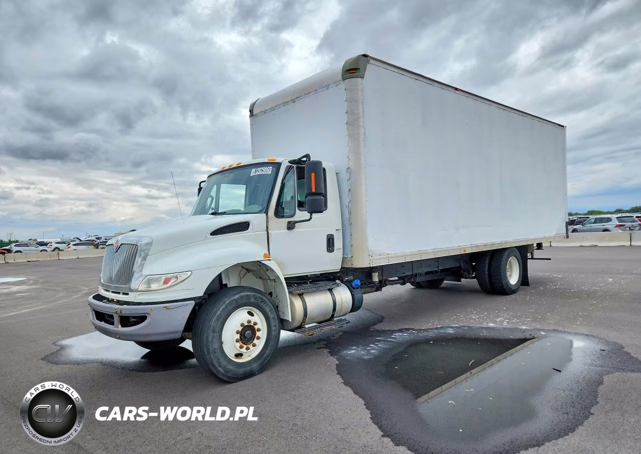 2017 International 4300 Box Truck