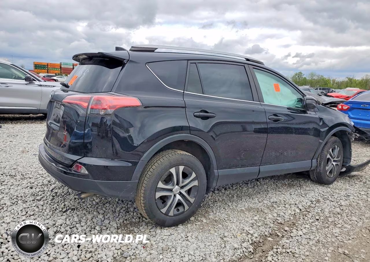 2018 Toyota Rav4 Le VIN:2T3ZFREV1JW477855 - 3