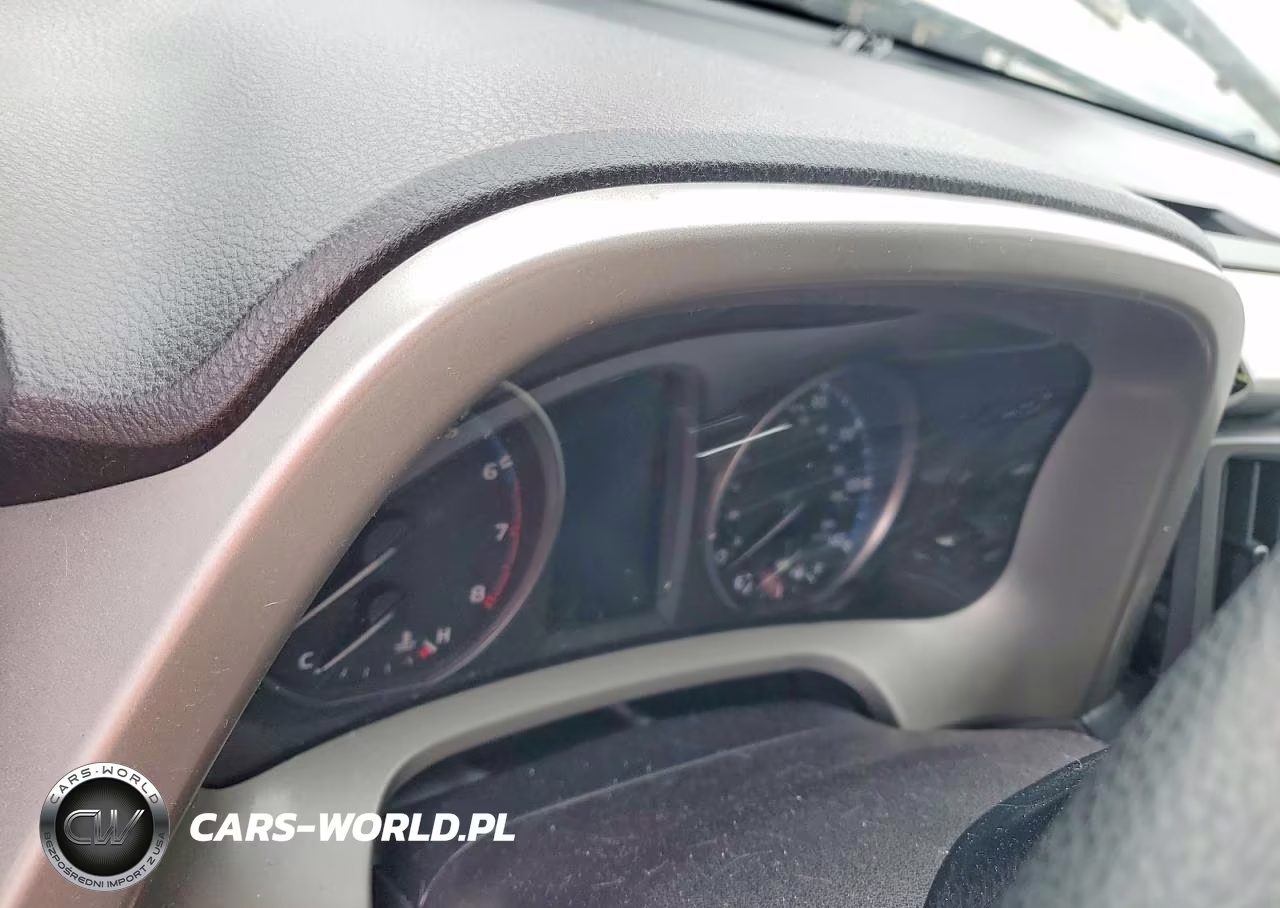 2018 Toyota Rav4 Le VIN:2T3ZFREV1JW477855 - 9