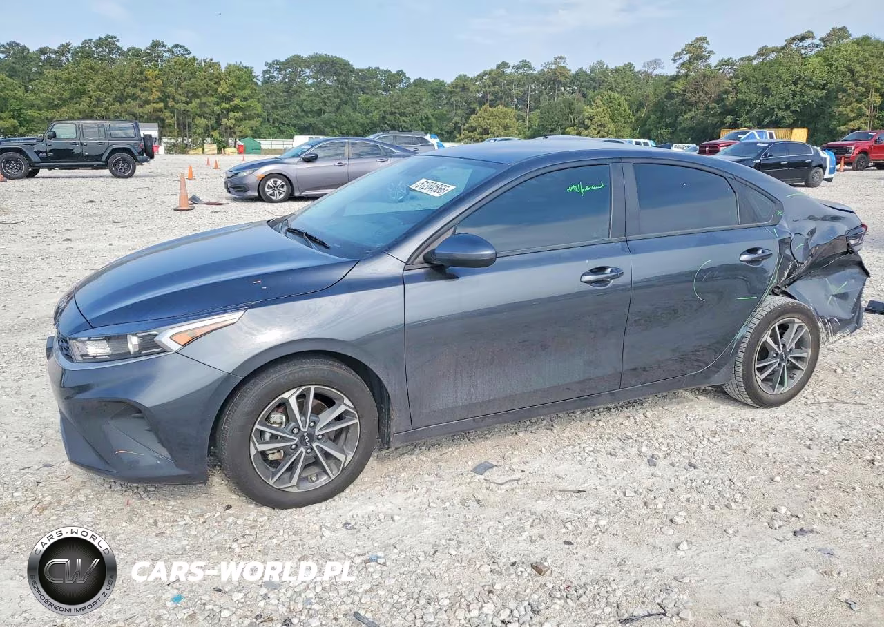 2024 Kia Forte Lxs – zdjęcie 1 z 13