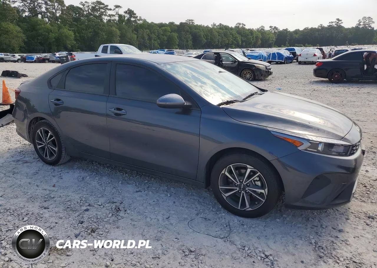 2024 Kia Forte Lxs VIN:3KPF24ADXRE765699 - 4