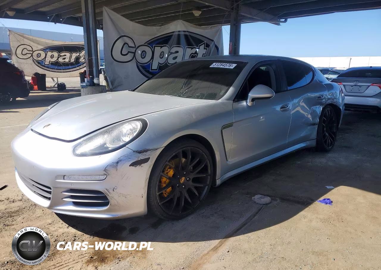 2016 Porsche Panamera 2
