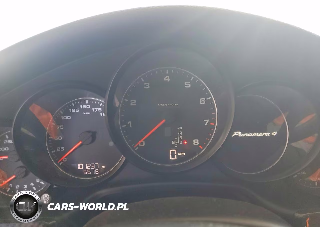 2016 Porsche Panamera 2 VIN:WP0AA2A71GL002129 - 9