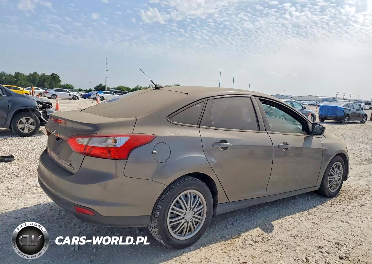 2012 Ford Focus Se VIN:1FAHP3F28CL478278 - 3