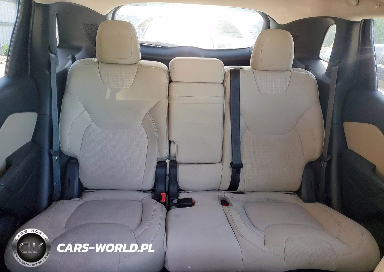 2015 Jeep Cherokee Latitude VIN:1C4PJLCB8FW591520 - 10