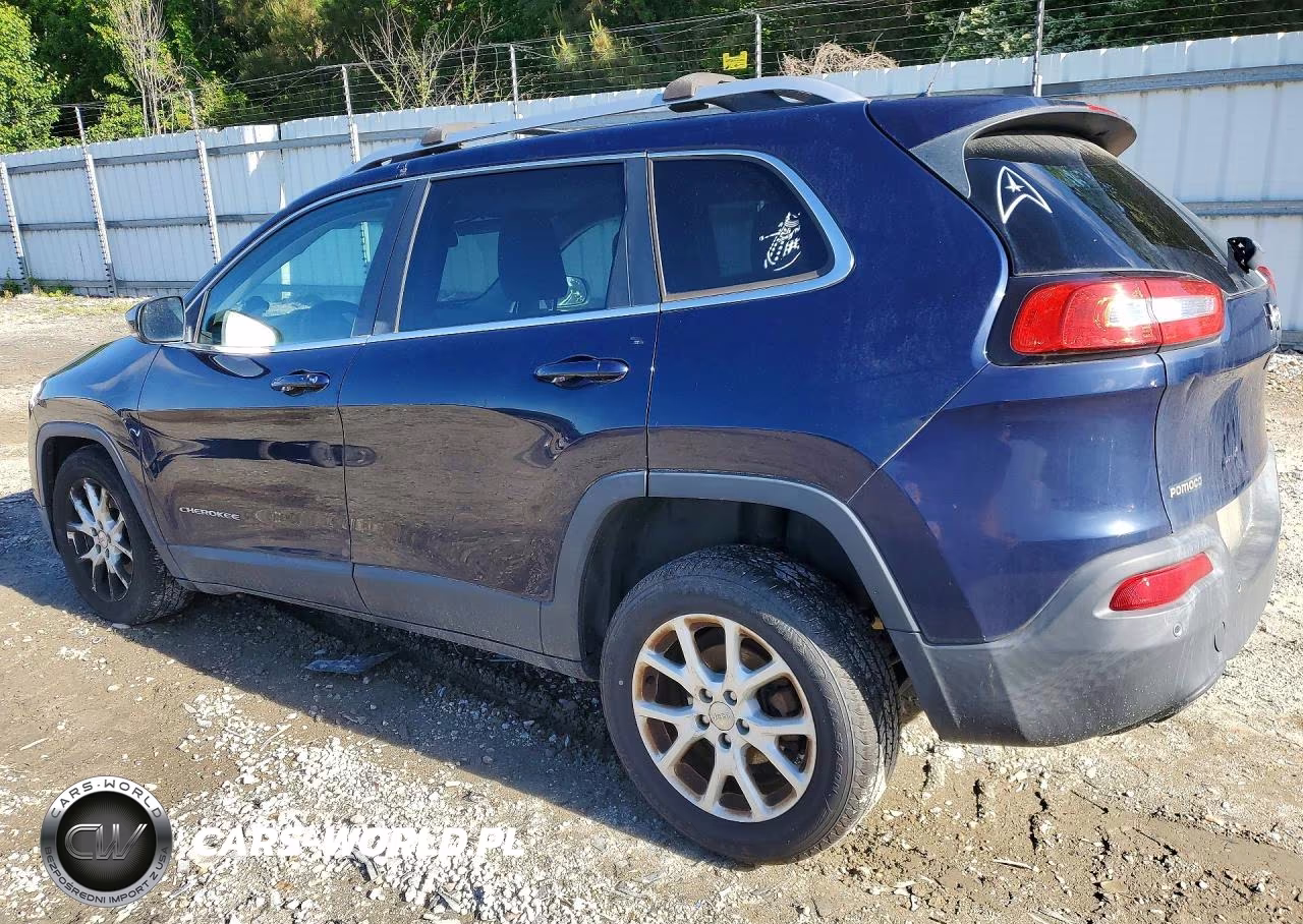 2015 Jeep Cherokee Latitude VIN:1C4PJLCB8FW591520 - 2