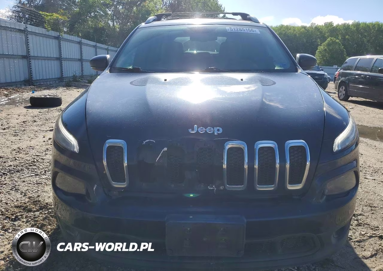 2015 Jeep Cherokee Latitude VIN:1C4PJLCB8FW591520 - 5
