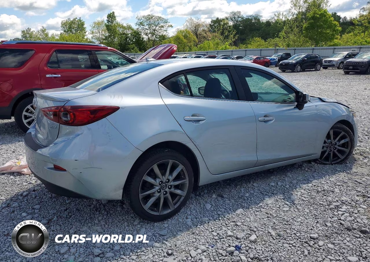 2018 Mazda 3 Touring VIN:3MZBN1V3XJM276457 - 3