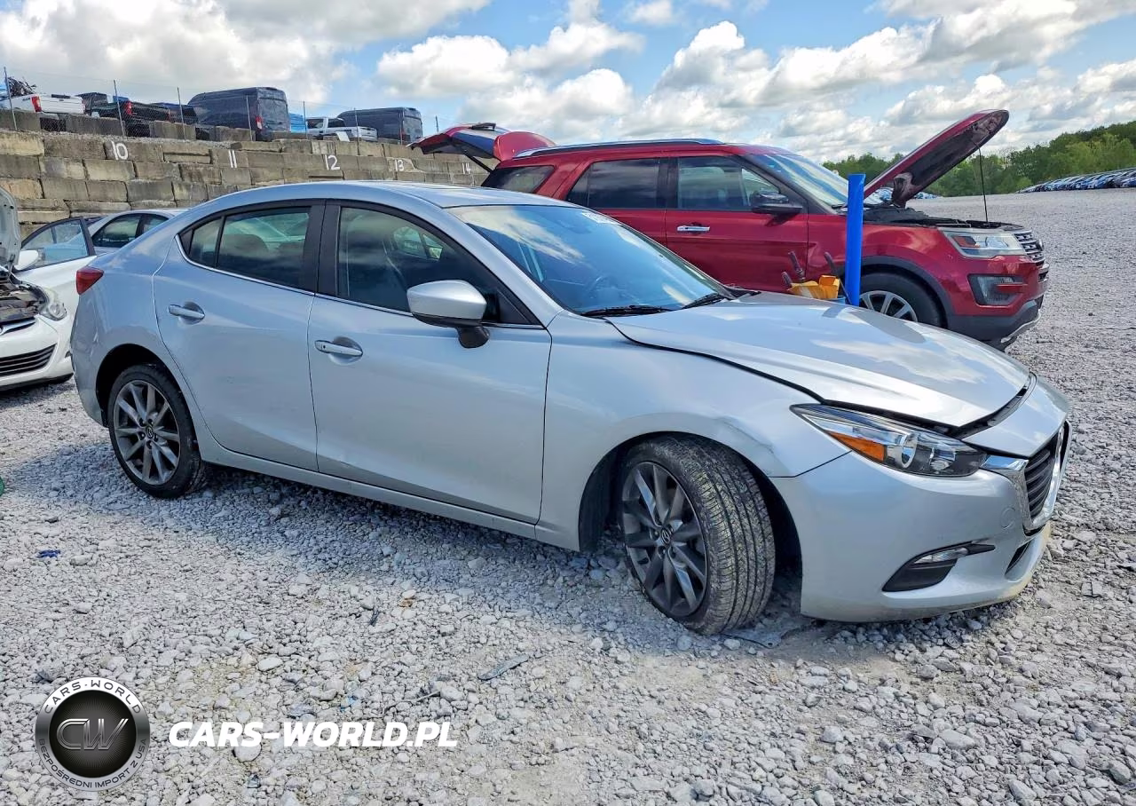 2018 Mazda 3 Touring VIN:3MZBN1V3XJM276457 - 4