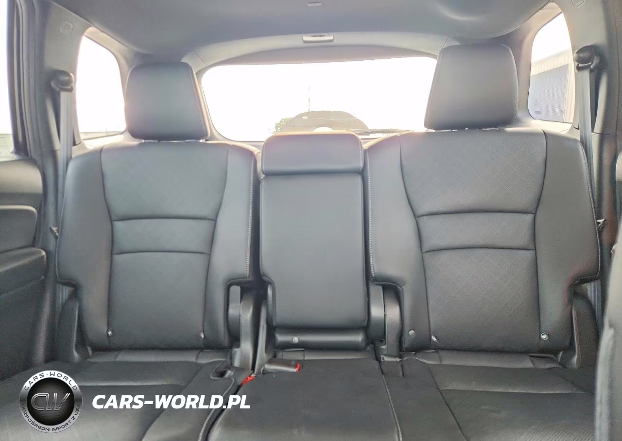2021 Honda Passport Touring VIN:5FNYF8H96MB040898 - 10