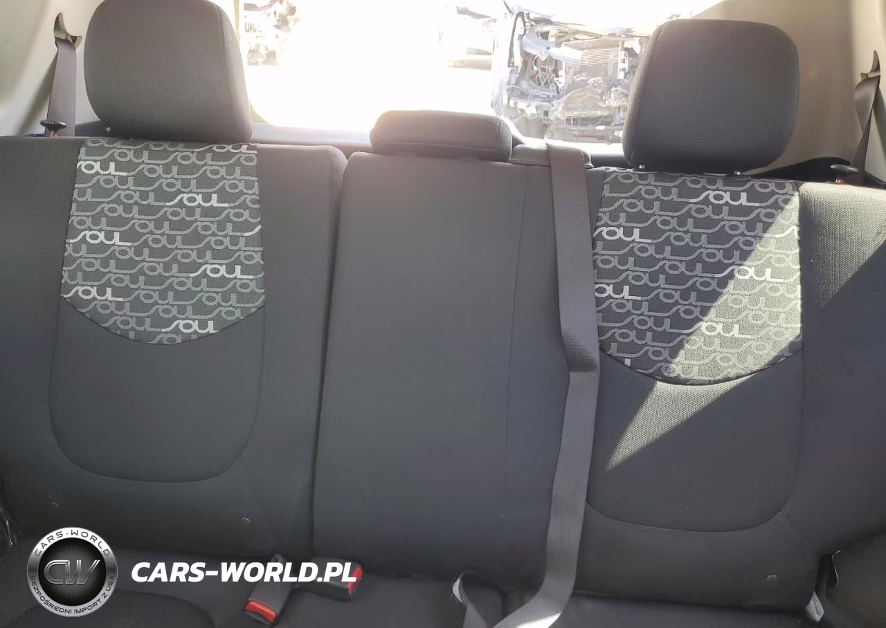 2011 Kia Soul + VIN:KNDJT2A21B7204212 - 10