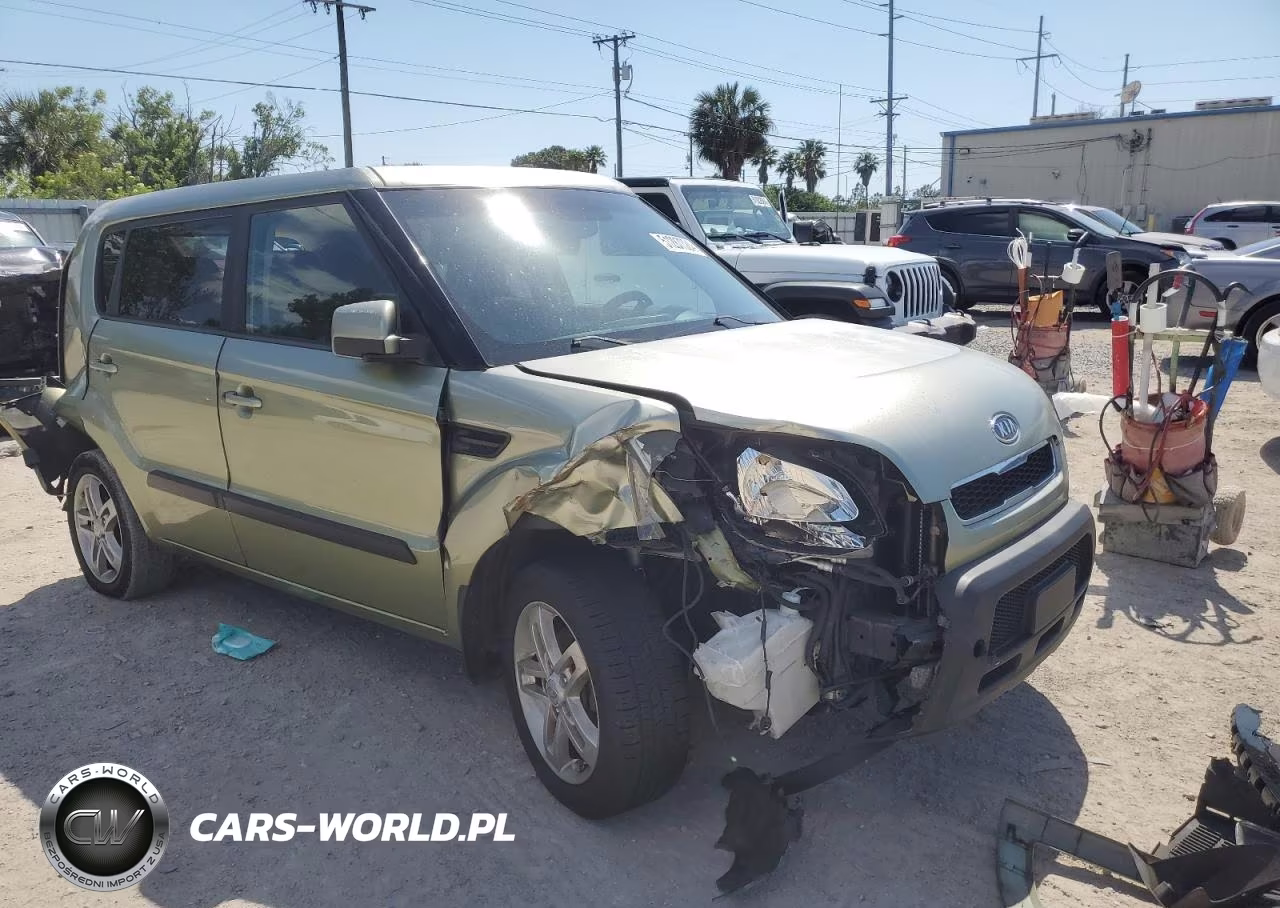 2011 Kia Soul + VIN:KNDJT2A21B7204212 - 4