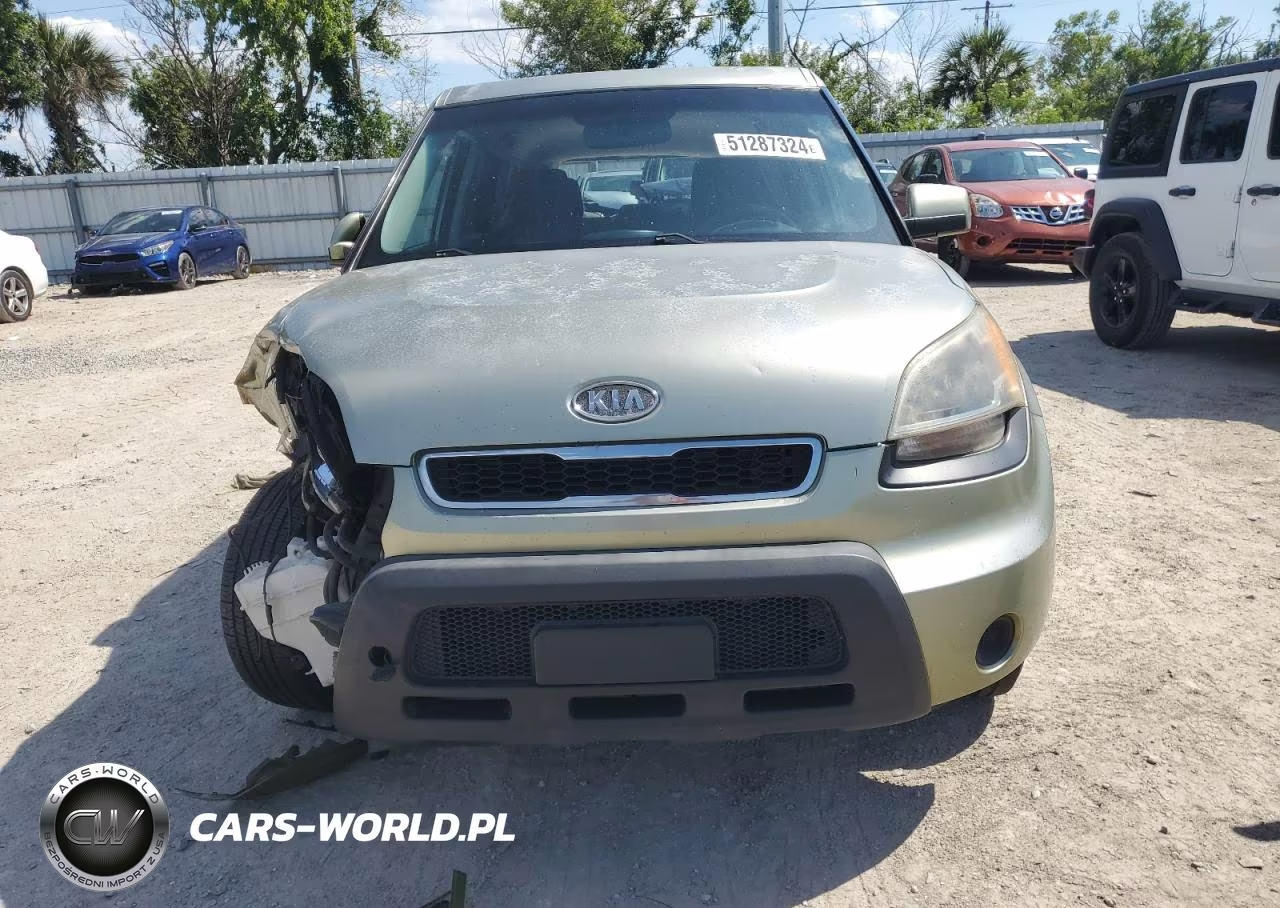 2011 Kia Soul + VIN:KNDJT2A21B7204212 - 5