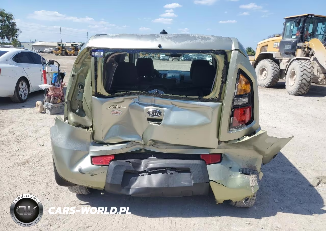 2011 Kia Soul + VIN:KNDJT2A21B7204212 - 6