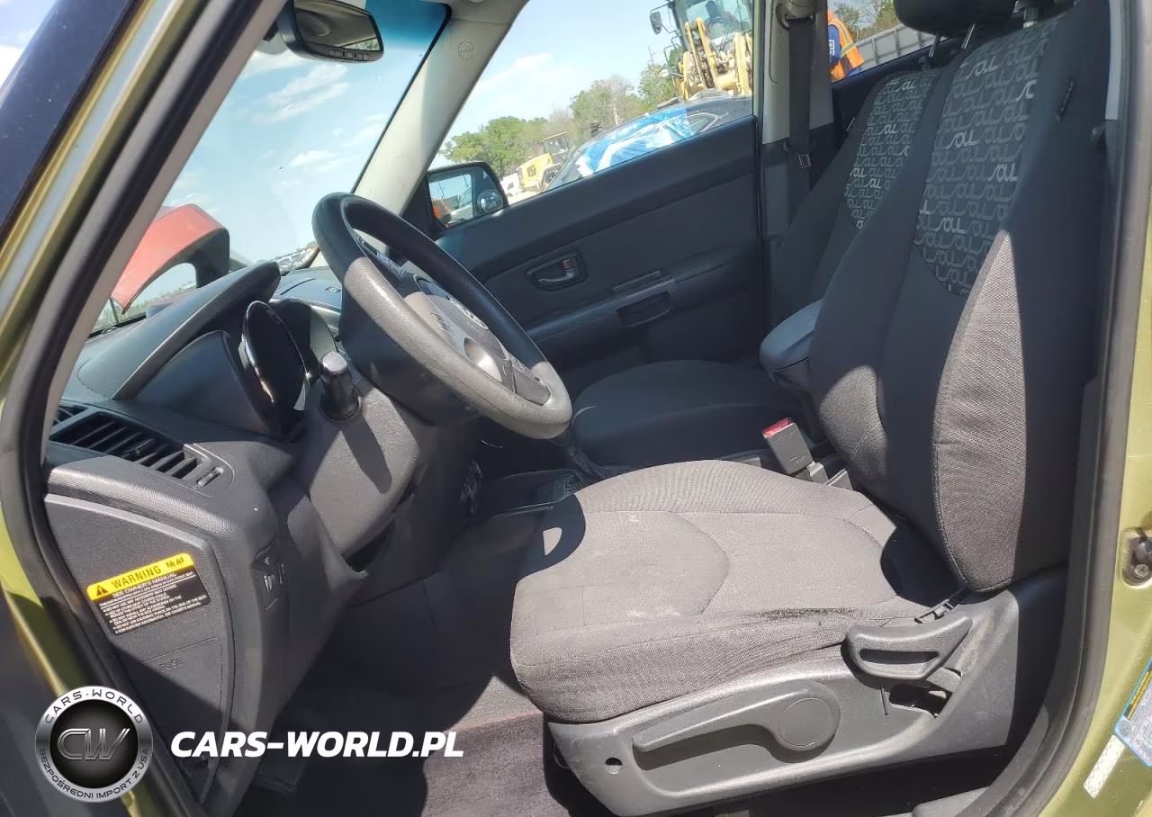 2011 Kia Soul + VIN:KNDJT2A21B7204212 - 7