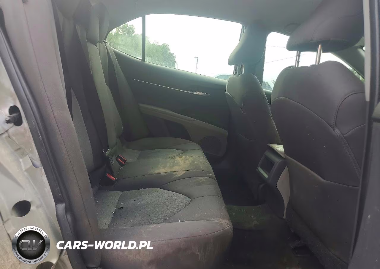 2019 Toyota Camry Le VIN:4T1B11HK6KU787755 - 10