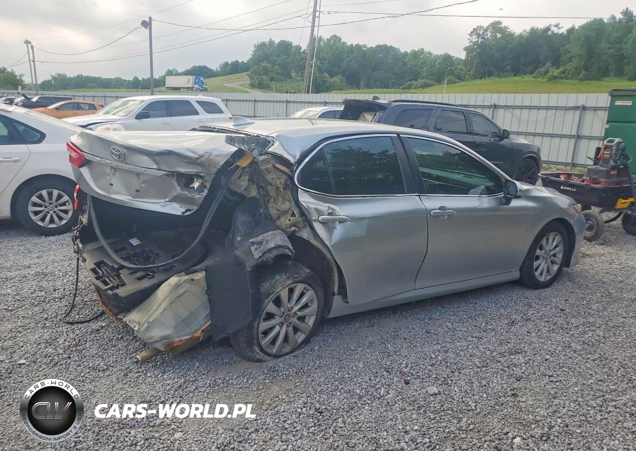 2019 Toyota Camry Le VIN:4T1B11HK6KU787755 - 3