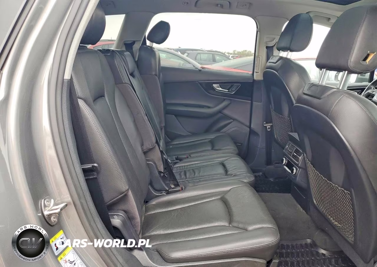 2017 Audi Q7 Prestige VIN:WA1VAAF76HD046945 - 10