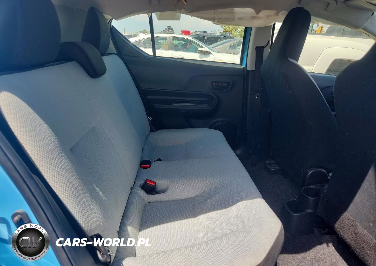 2016 Toyota Prius C One VIN:JTDKDTB33G1127187 - 10