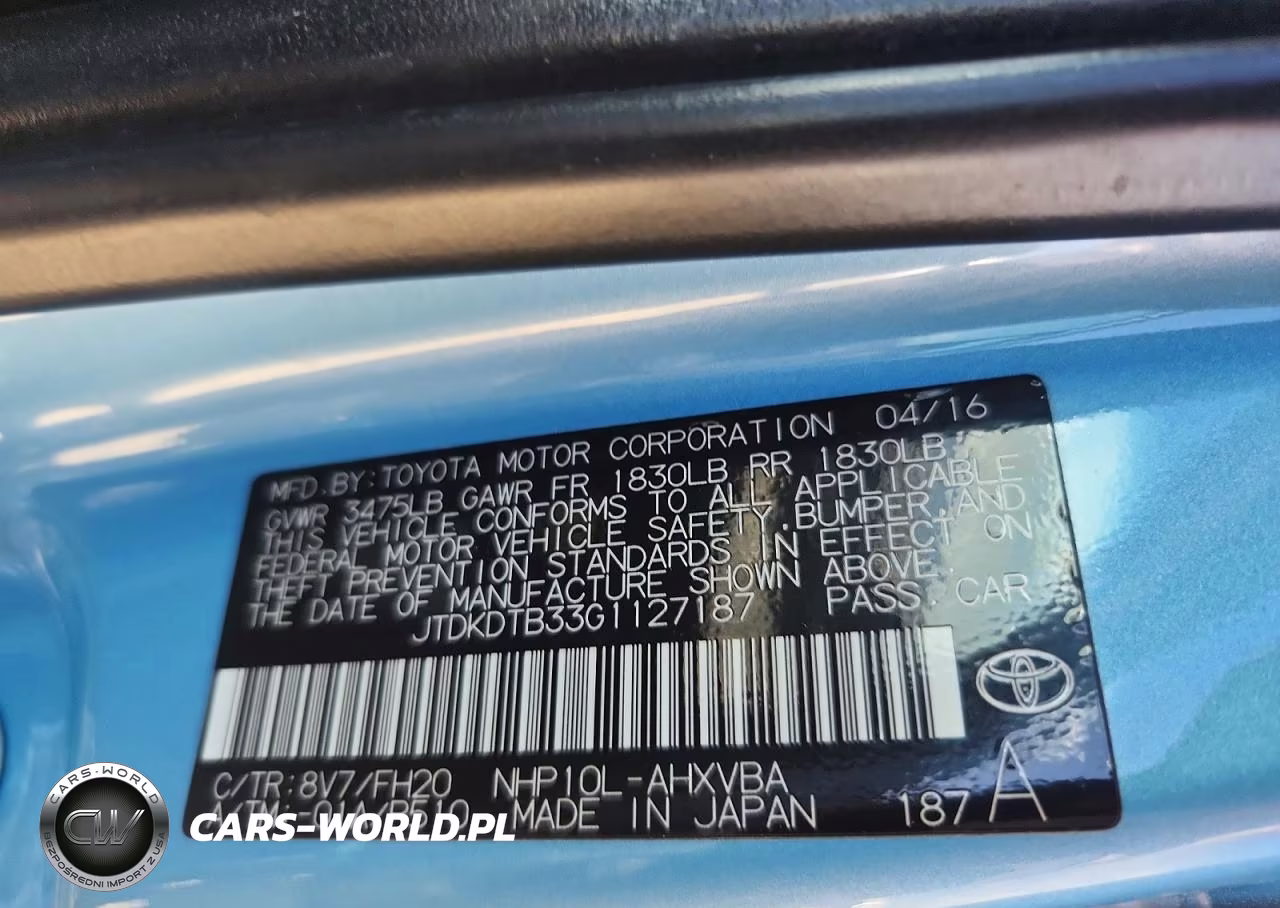 2016 Toyota Prius C One VIN:JTDKDTB33G1127187 - 12