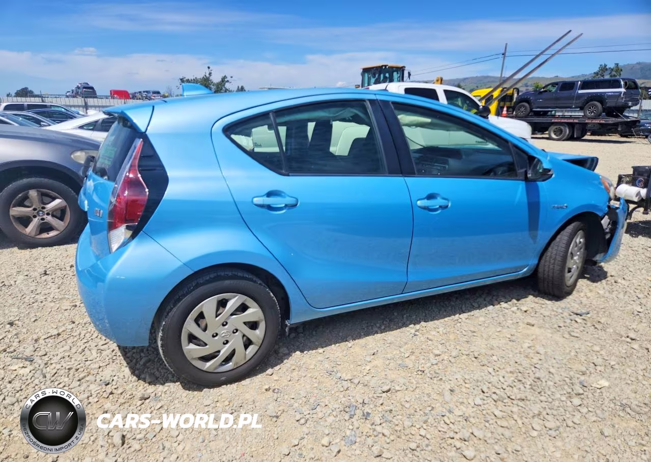 2016 Toyota Prius C One VIN:JTDKDTB33G1127187 - 3