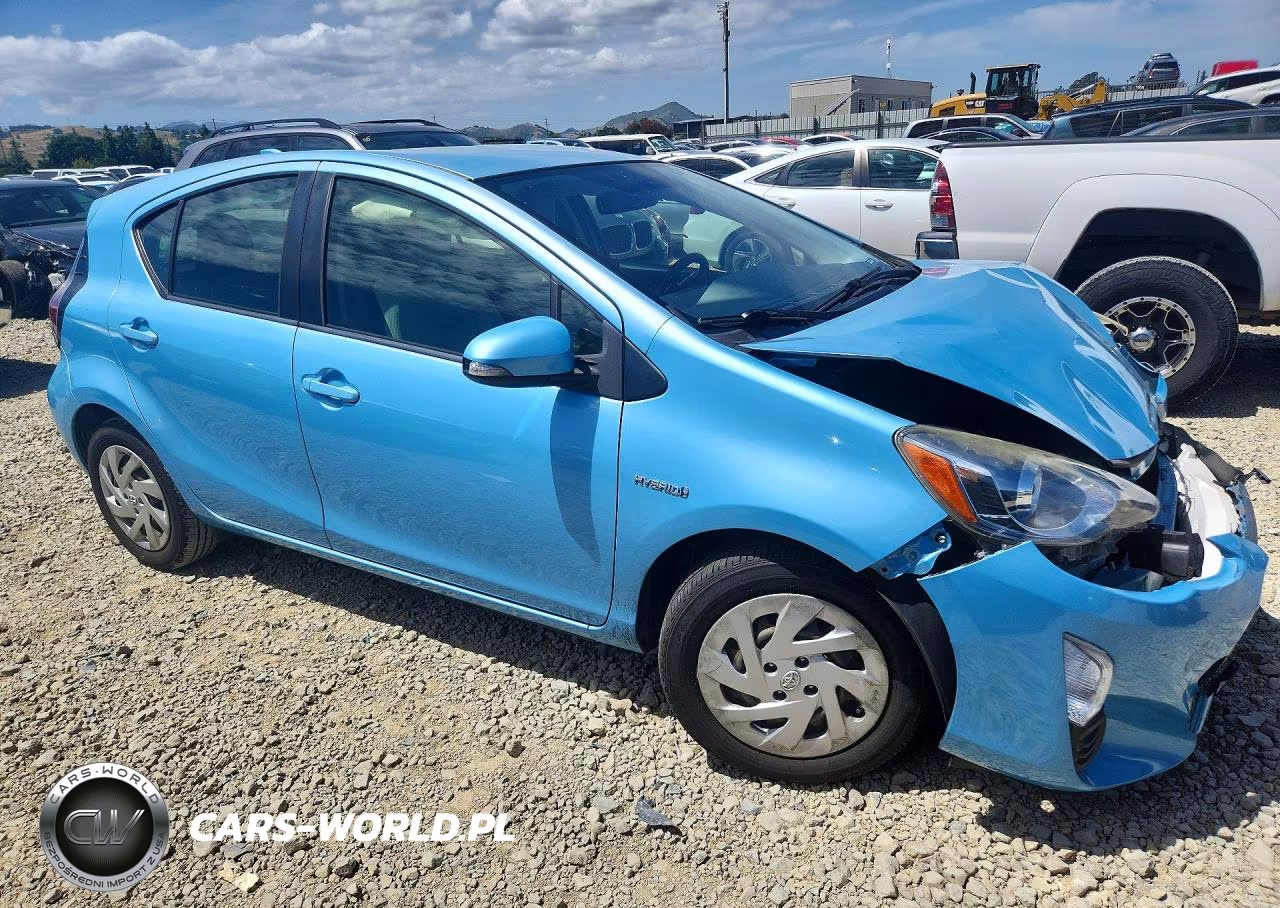 2016 Toyota Prius C One VIN:JTDKDTB33G1127187 - 4
