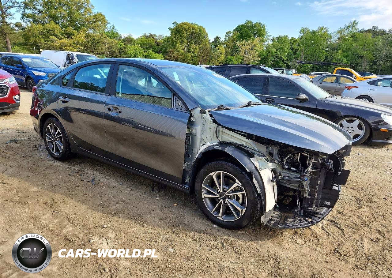 2023 Kia Forte Lxs VIN:3KPF24AD3PE693418 - 4