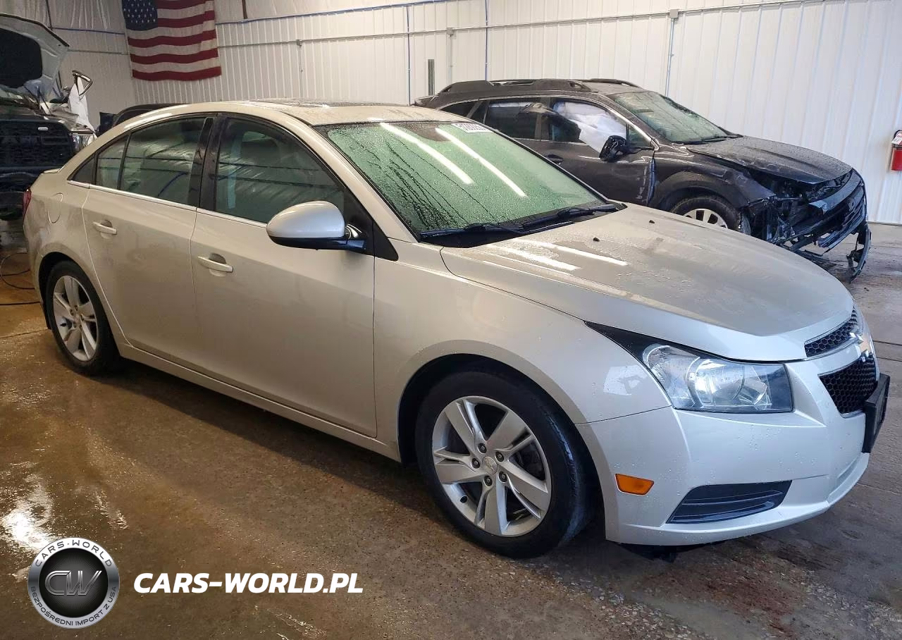 2014 Chevrolet Cruze VIN:1G1P75SZ7E7100638 - 4