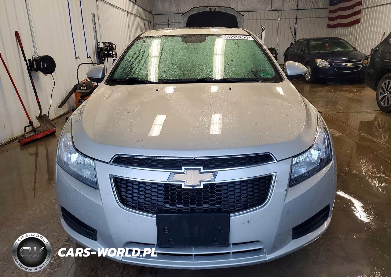 2014 Chevrolet Cruze VIN:1G1P75SZ7E7100638 - 5