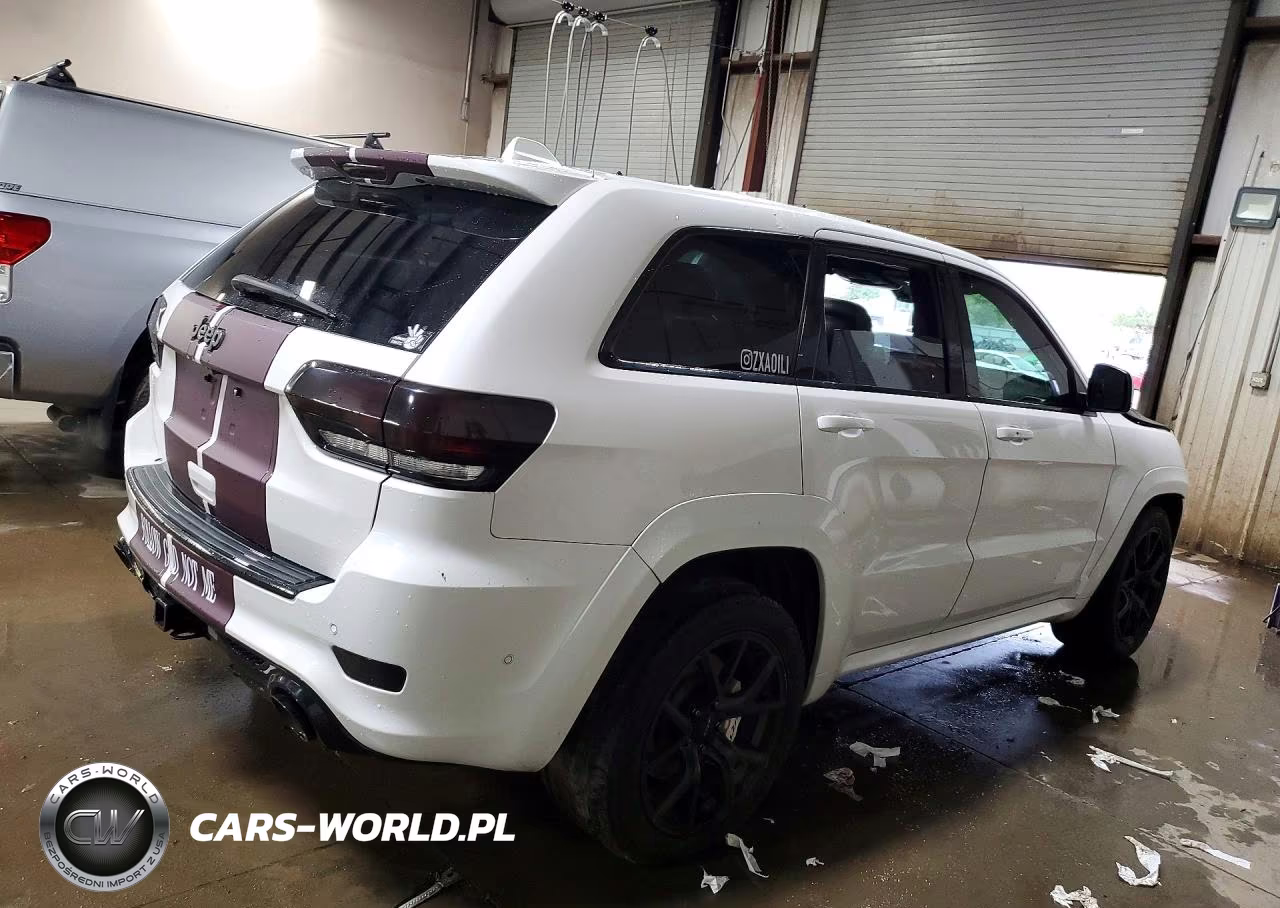 2017 Jeep Grand Cherokee Srt-8 VIN:1C4RJFDJ8HC914436 - 3